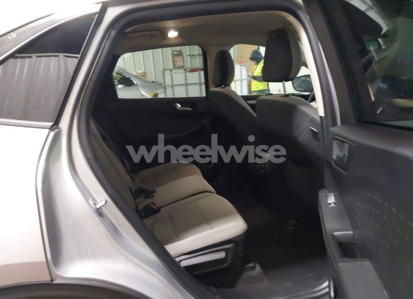 Photo 7 of 2020 Ford Escape SE (VIN 1FMCU9G69LUB67630)