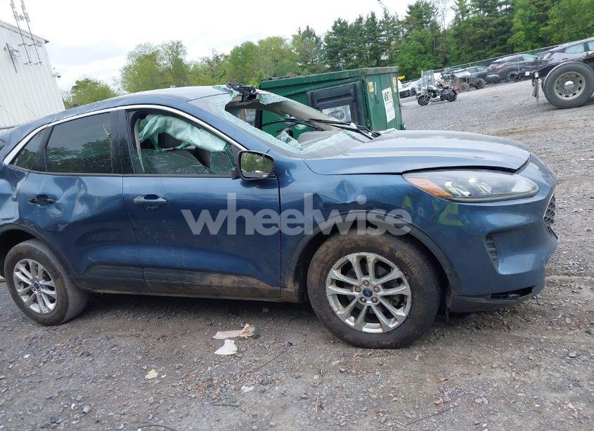 Photo 12 of 2020 Ford Escape SE (VIN 1FMCU9G69LUC37966)