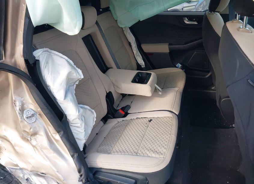 Photo 8 of 2020 Ford Escape SE (VIN 1FMCU9G69LUC54413)