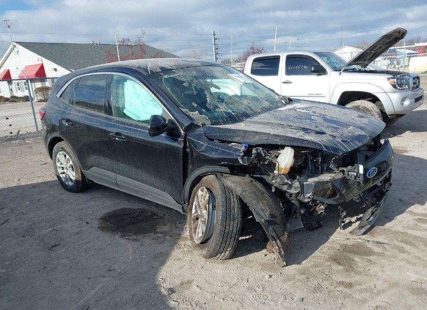 2020 Ford Escape SE (VIN 1FMCU9G69LUC73902) main photo