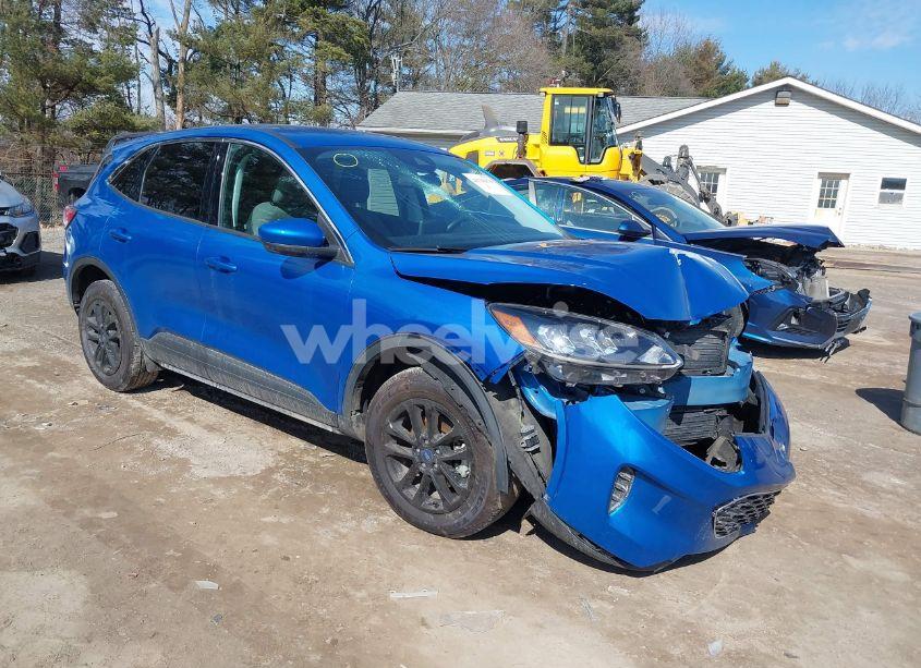 2021 Ford Escape SE (VIN 1FMCU9G69MUA05952) main photo