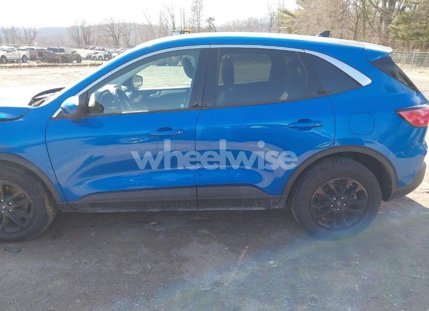 Photo 15 of 2021 Ford Escape SE (VIN 1FMCU9G69MUA05952)