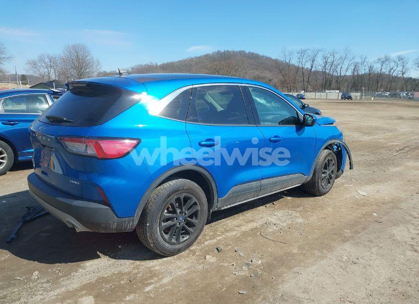 Photo 4 of 2021 Ford Escape SE (VIN 1FMCU9G69MUA05952)