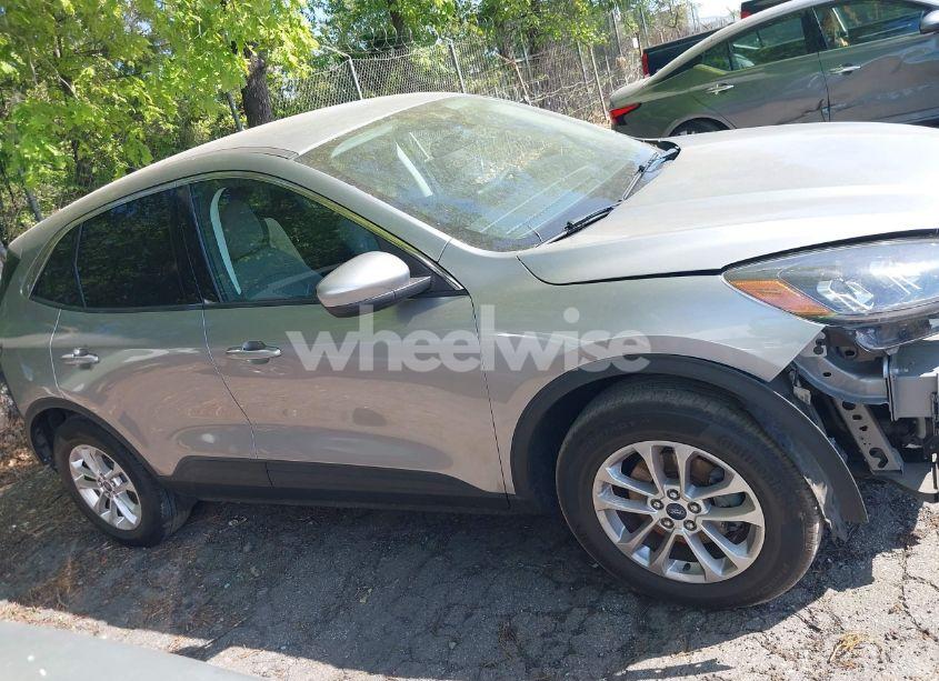 Photo 13 of 2021 Ford Escape SE (VIN 1FMCU9G69MUA37963)