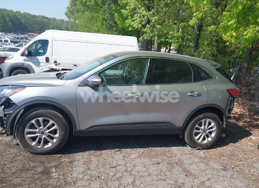 Photo 14 of 2021 Ford Escape SE (VIN 1FMCU9G69MUA37963)