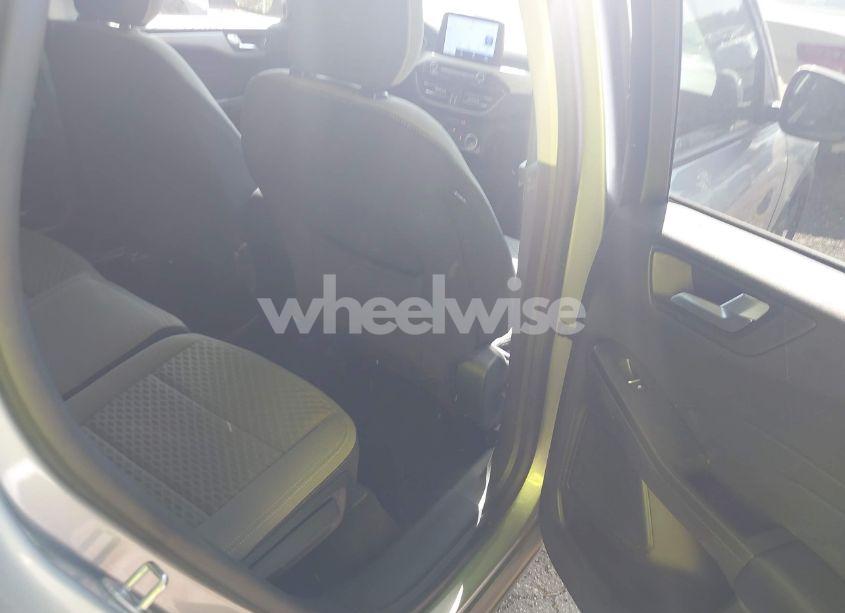 Photo 8 of 2021 Ford Escape SE (VIN 1FMCU9G69MUA37963)