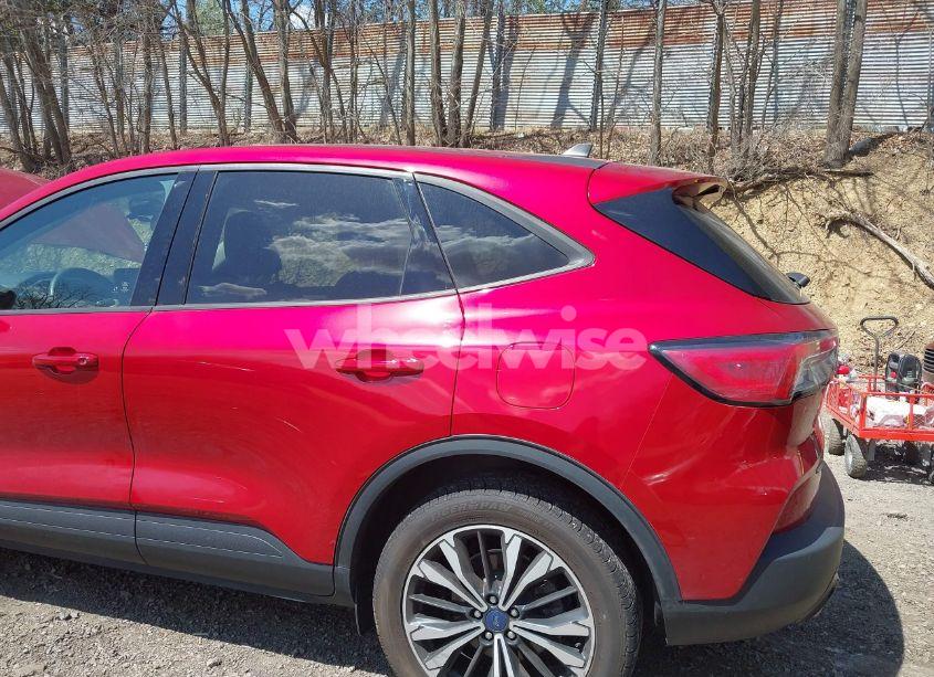 Photo 12 of 2021 Ford Escape SE (VIN 1FMCU9G69MUB30059)