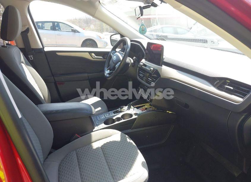 Photo 5 of 2021 Ford Escape SE (VIN 1FMCU9G69MUB30059)