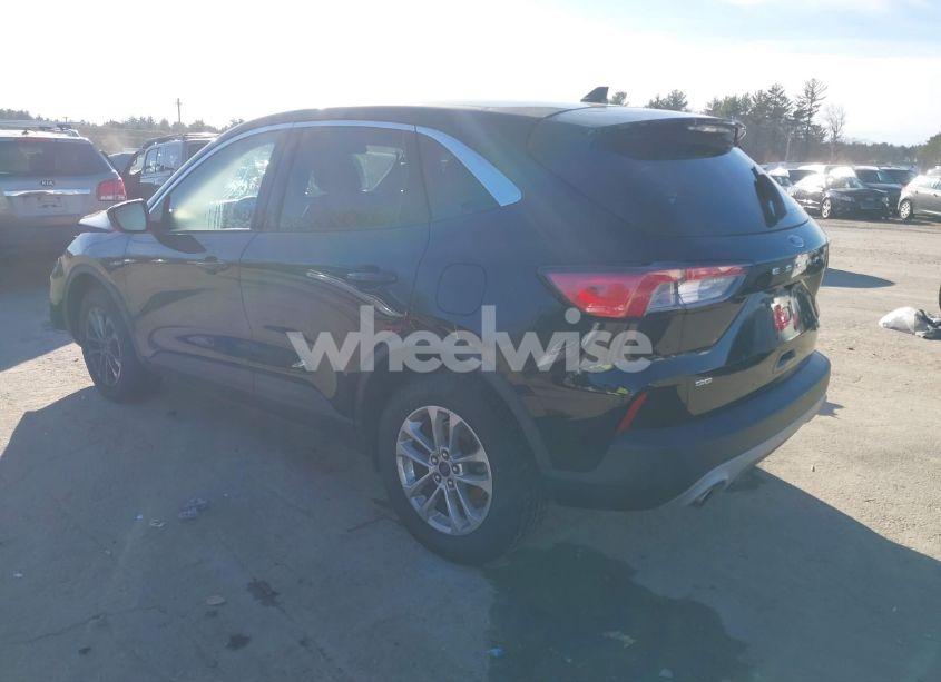 Photo 3 of 2020 Ford Escape SE (VIN 1FMCU9G6XLUA89925)