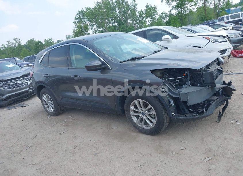 Photo 14 of 2020 Ford Escape SE (VIN 1FMCU9G6XLUC23154)