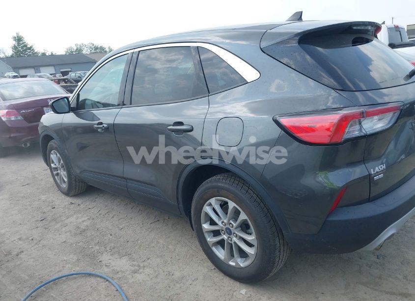 Photo 15 of 2020 Ford Escape SE (VIN 1FMCU9G6XLUC23154)