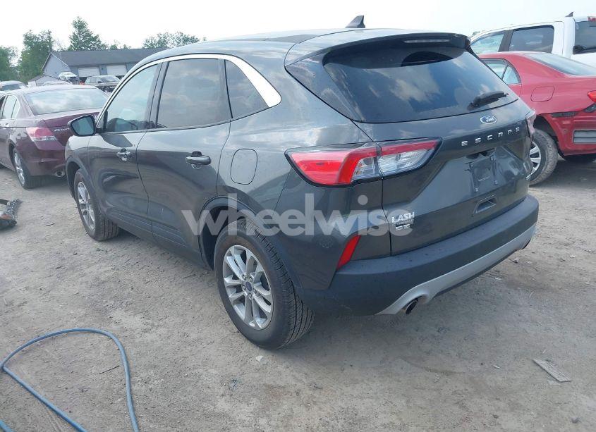 Photo 3 of 2020 Ford Escape SE (VIN 1FMCU9G6XLUC23154)