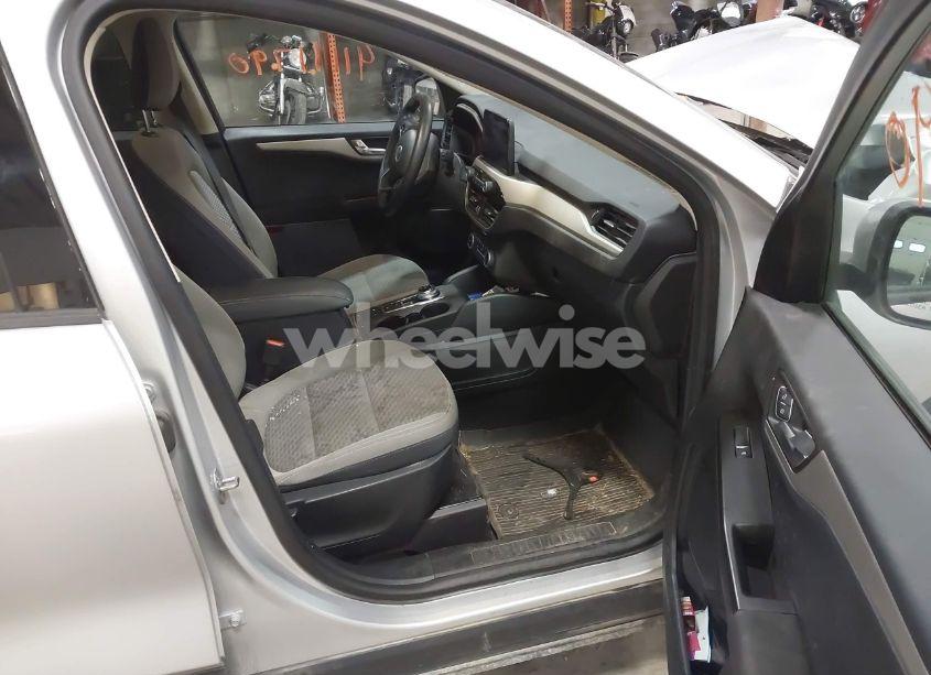 Photo 5 of 2020 Ford Escape SE (VIN 1FMCU9G6XLUC29701)