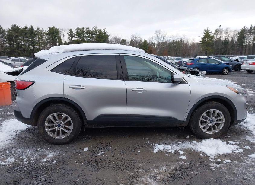 Photo 13 of 2020 Ford Escape SE (VIN 1FMCU9G6XLUC70541)