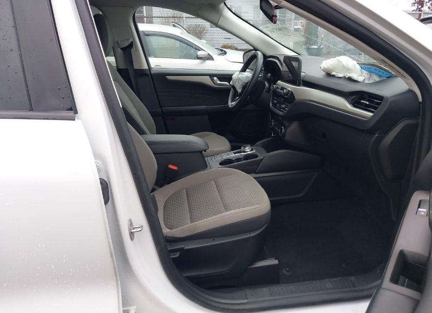 Photo 5 of 2021 Ford Escape SE (VIN 1FMCU9G6XMUA30682)