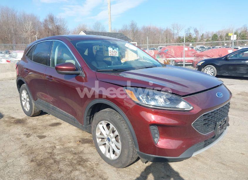 2021 Ford Escape SE (VIN 1FMCU9G6XMUA39981) main photo