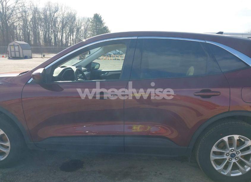 Photo 14 of 2021 Ford Escape SE (VIN 1FMCU9G6XMUA39981)