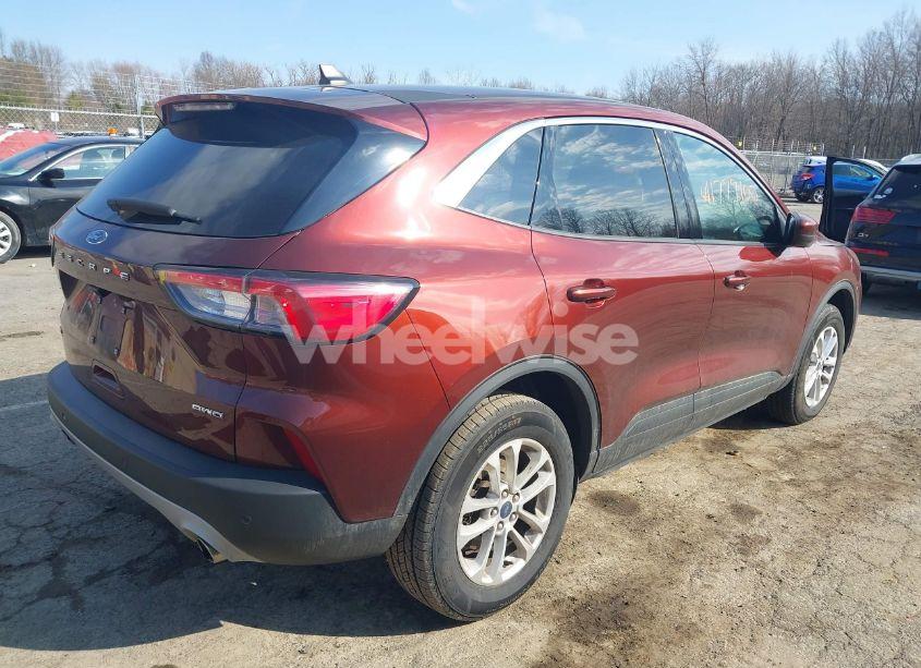 Photo 4 of 2021 Ford Escape SE (VIN 1FMCU9G6XMUA39981)
