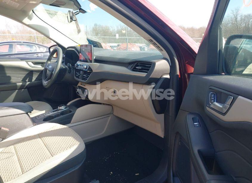 Photo 5 of 2021 Ford Escape SE (VIN 1FMCU9G6XMUA39981)