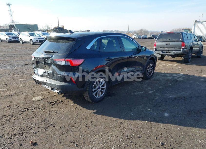 Photo 4 of 2021 Ford Escape SE (VIN 1FMCU9G6XMUA98593)