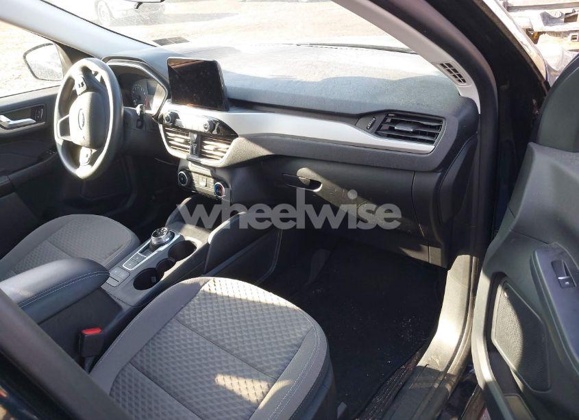 Photo 5 of 2021 Ford Escape SE (VIN 1FMCU9G6XMUA98593)