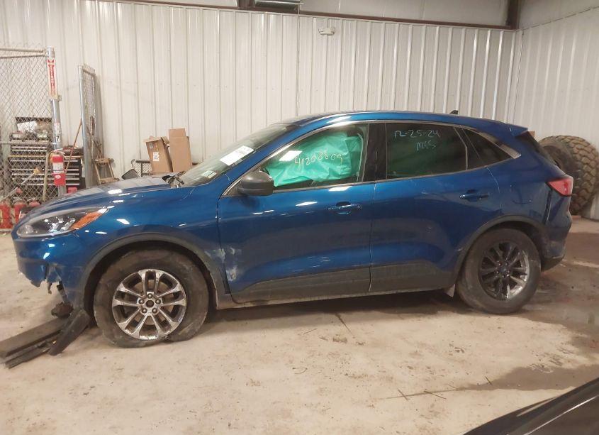Photo 14 of 2022 Ford Escape SE (VIN 1FMCU9G6XNUA20896)
