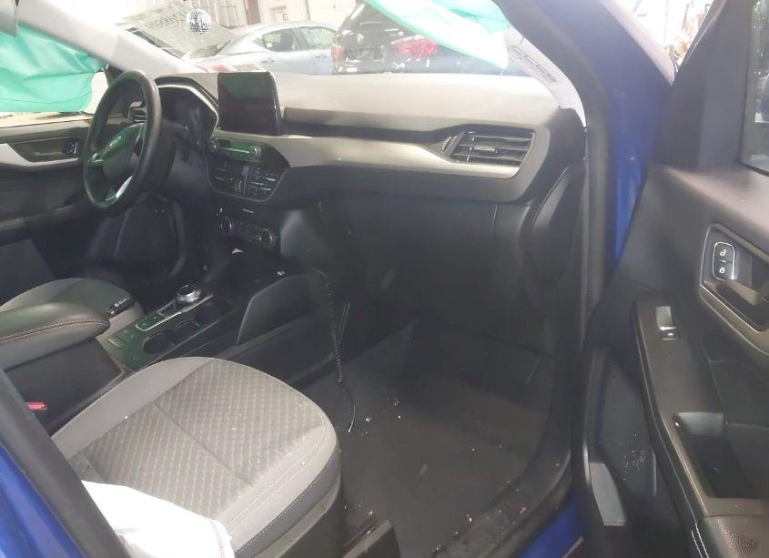 Photo 5 of 2022 Ford Escape SE (VIN 1FMCU9G6XNUA20896)