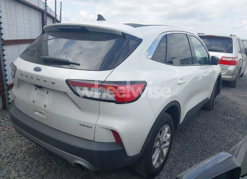 Photo 4 of 2022 Ford Escape SE (VIN 1FMCU9G6XNUA60654)