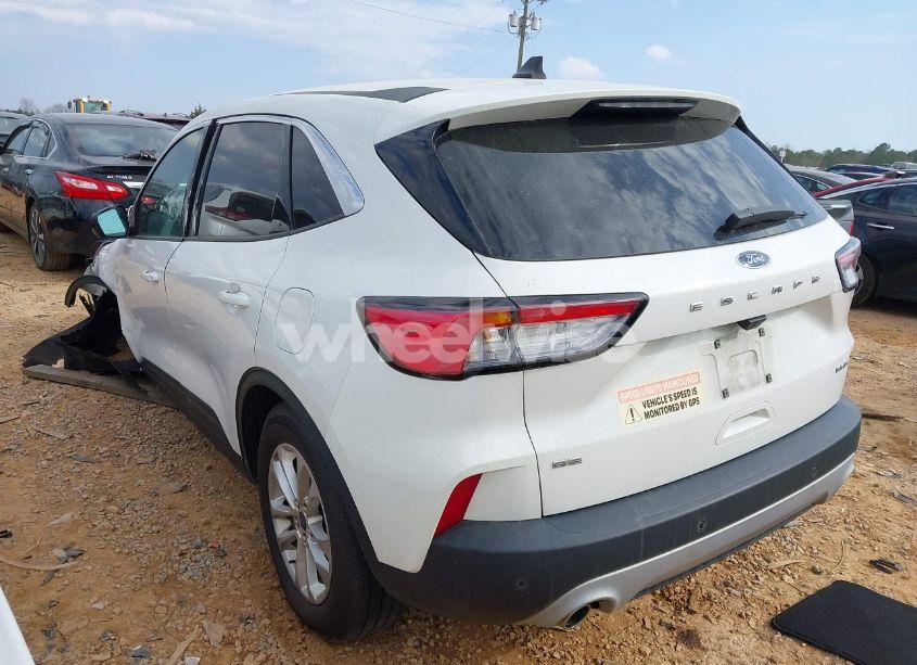 Photo 3 of 2022 Ford Escape SE (VIN 1FMCU9G6XNUA60900)