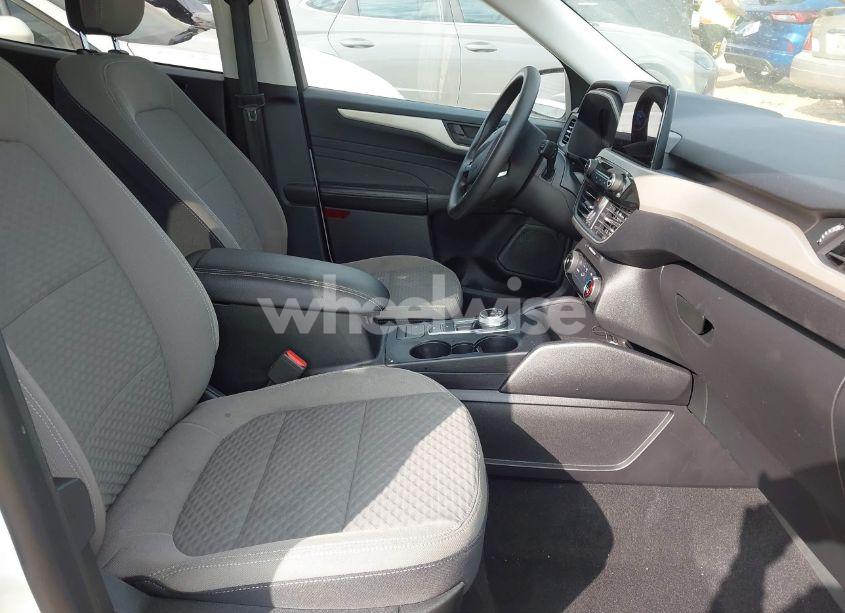 Photo 5 of 2022 Ford Escape SE (VIN 1FMCU9G6XNUA60900)