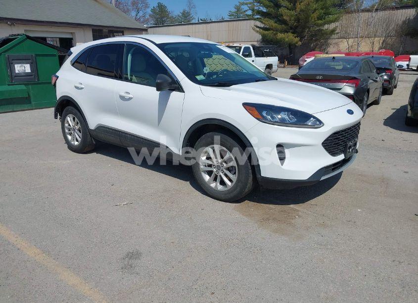 2022 Ford Escape SE (VIN 1FMCU9G6XNUA64834) main photo