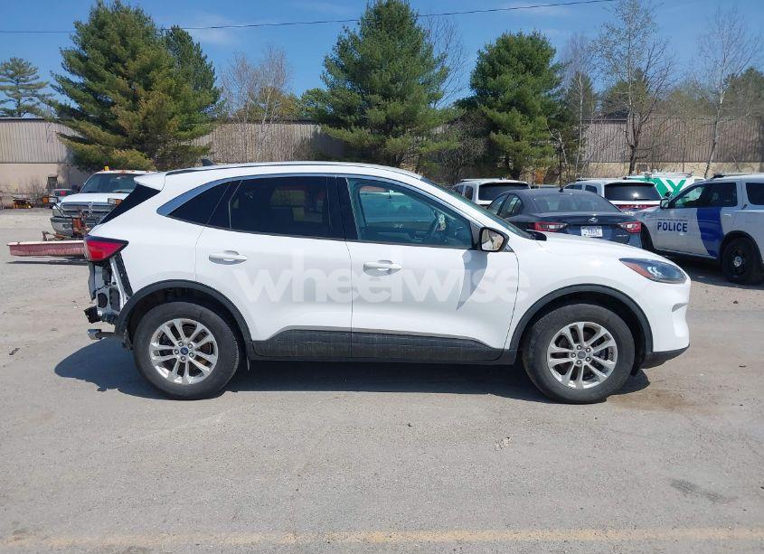 Photo 13 of 2022 Ford Escape SE (VIN 1FMCU9G6XNUA64834)