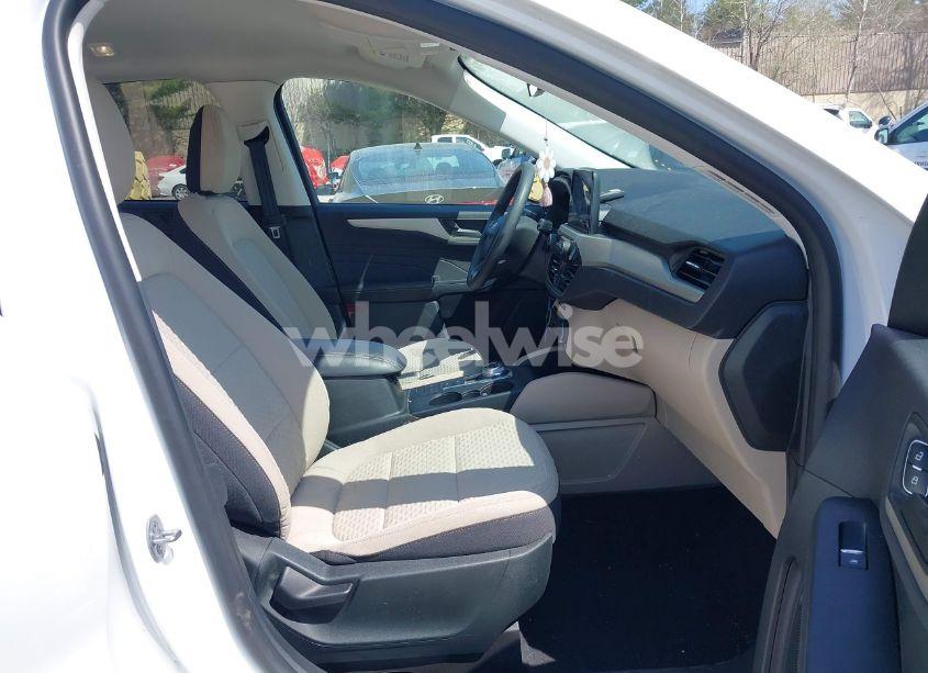 Photo 5 of 2022 Ford Escape SE (VIN 1FMCU9G6XNUA64834)