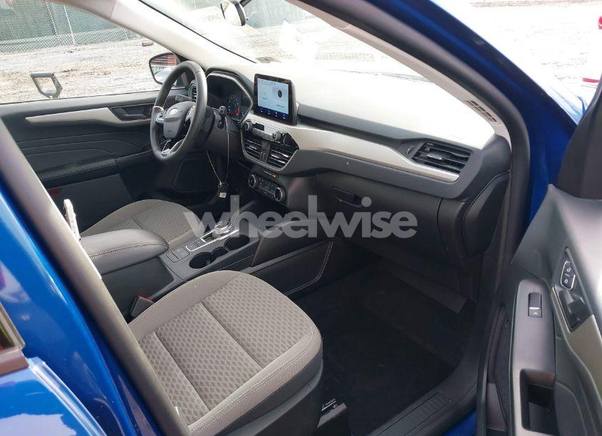 Photo 5 of 2022 Ford Escape SE (VIN 1FMCU9G6XNUA81844)