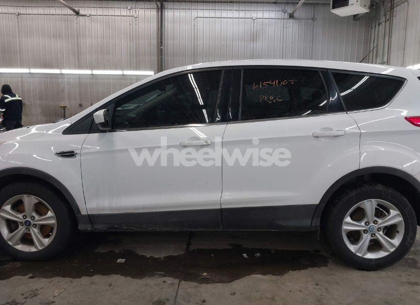 Photo 15 of 2013 Ford Escape SE (VIN 1FMCU9G90DUC32392)