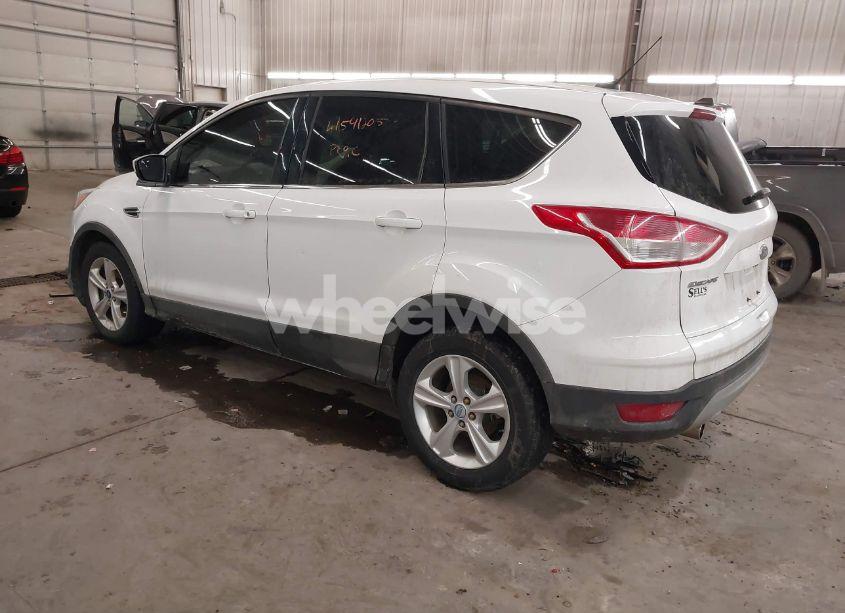 Photo 3 of 2013 Ford Escape SE (VIN 1FMCU9G90DUC32392)