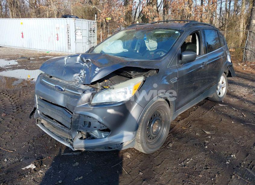 Photo 2 of 2013 Ford Escape SE (VIN 1FMCU9G90DUC96447)