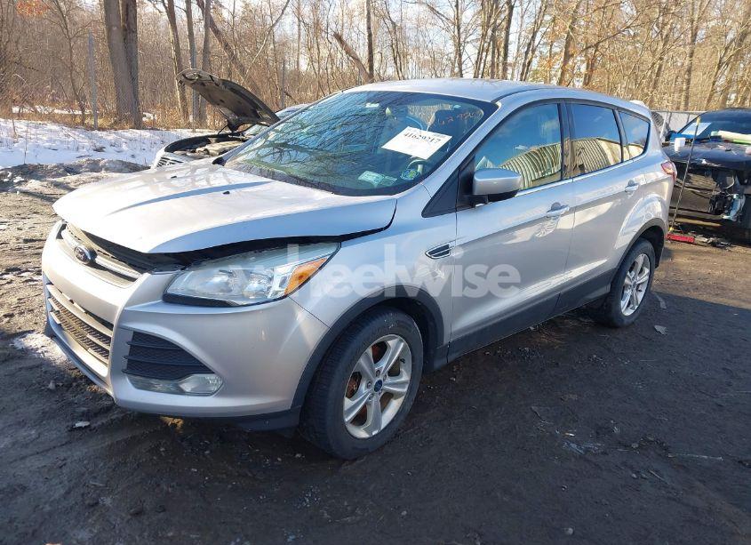 Photo 2 of 2013 Ford Escape SE (VIN 1FMCU9G90DUD06930)