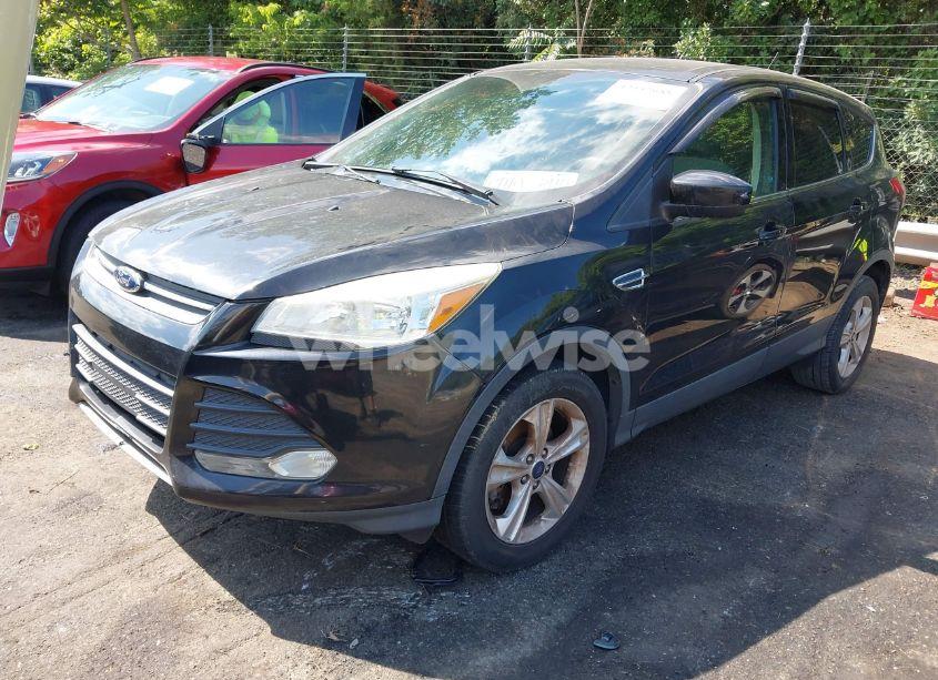 Photo 2 of 2015 Ford Escape SE (VIN 1FMCU9G90FUA81301)