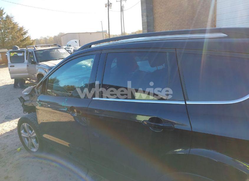 Photo 14 of 2015 Ford Escape SE (VIN 1FMCU9G90FUB58037)