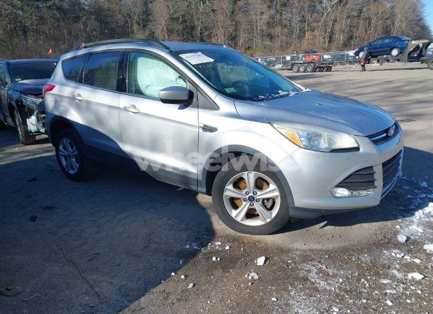 2015 Ford Escape SE (VIN 1FMCU9G90FUC29088) main photo