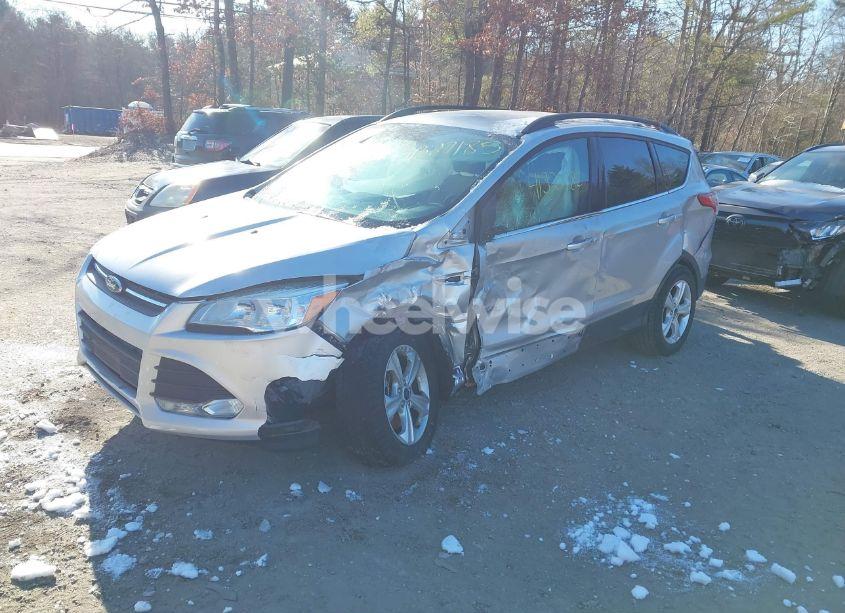 Photo 2 of 2015 Ford Escape SE (VIN 1FMCU9G90FUC29088)