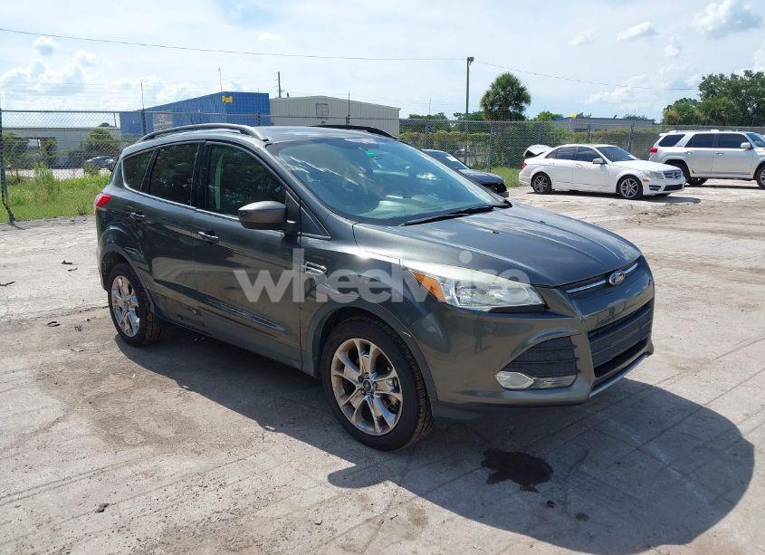 2016 Ford Escape SE (VIN 1FMCU9G90GUB05307) main photo