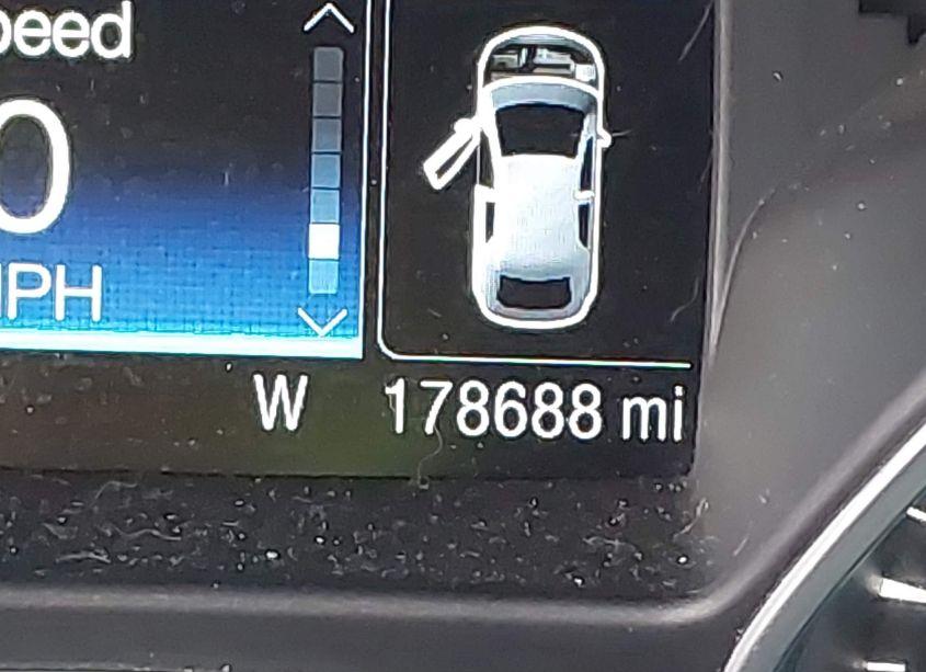 Photo 16 of 2016 Ford Escape SE (VIN 1FMCU9G90GUB28201)