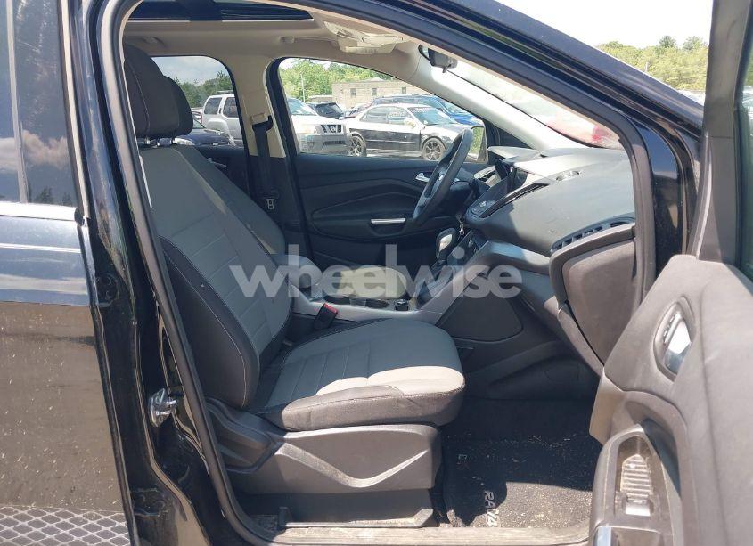 Photo 5 of 2016 Ford Escape SE (VIN 1FMCU9G90GUB28618)