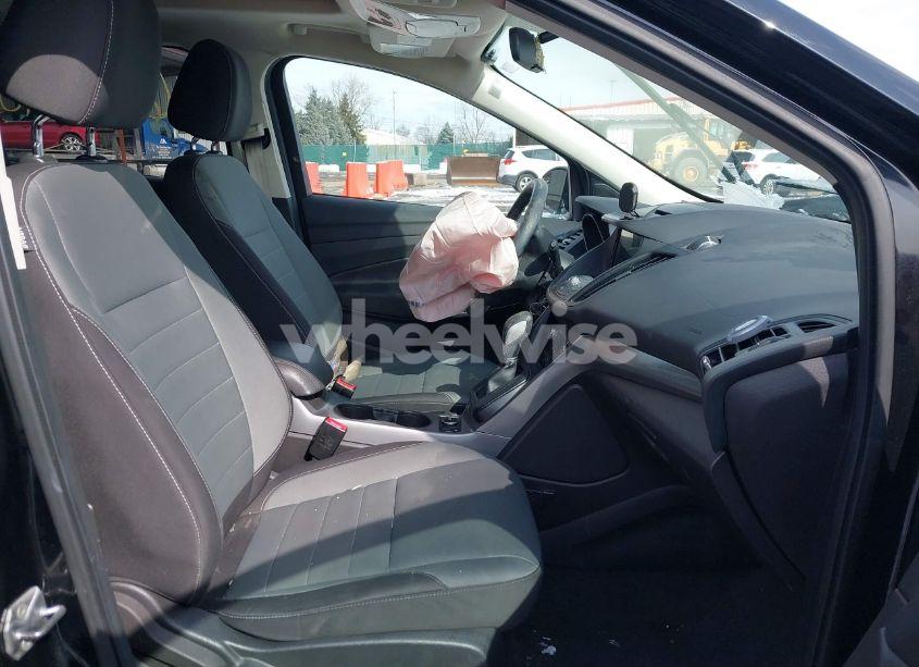 Photo 5 of 2016 Ford Escape SE (VIN 1FMCU9G90GUC22773)