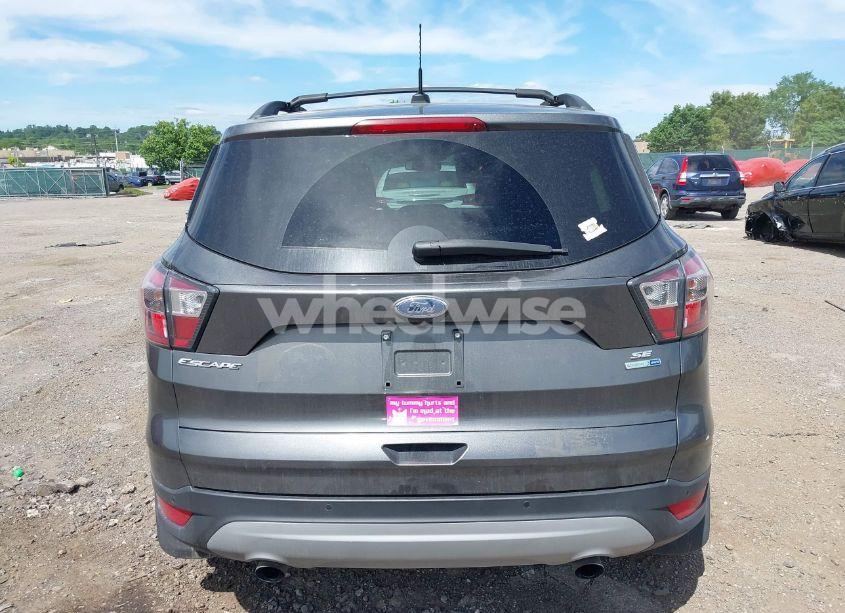Photo 15 of 2017 Ford Escape SE (VIN 1FMCU9G90HUB35053)
