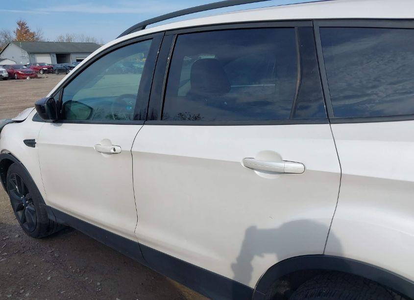 Photo 14 of 2017 Ford Escape SE (VIN 1FMCU9G90HUB71955)