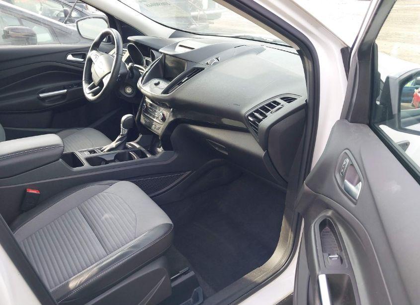 Photo 5 of 2017 Ford Escape SE (VIN 1FMCU9G90HUB71955)