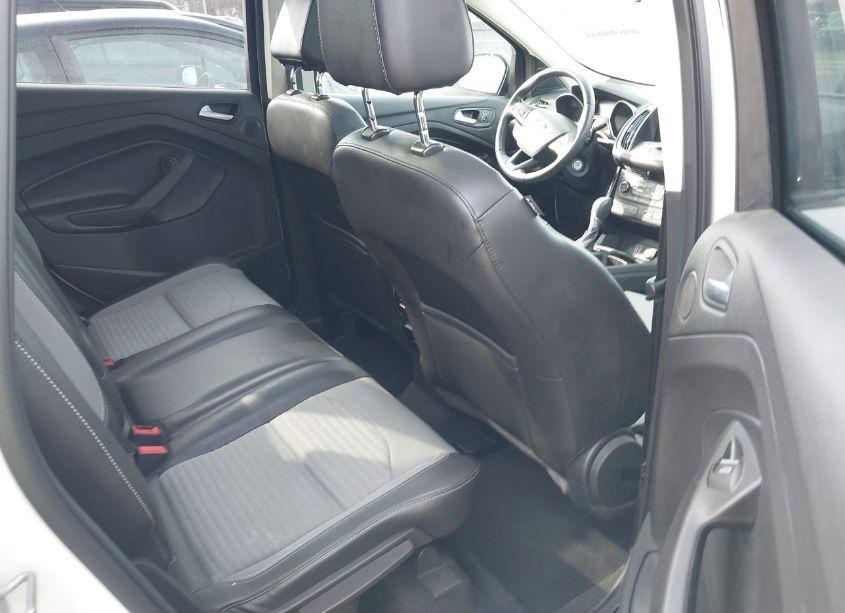 Photo 8 of 2017 Ford Escape SE (VIN 1FMCU9G90HUB71955)